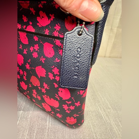 Coach floral crossbody purse - Picture 6 of 16